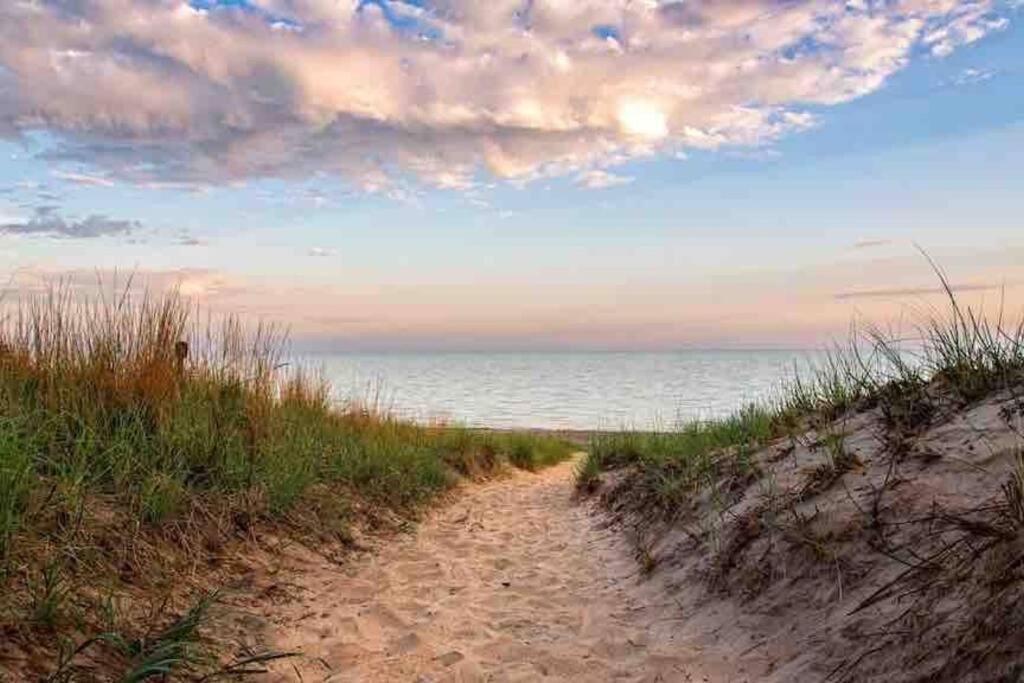 Blue Birdhouse - Indiana Dunes - Pet Friendly Chesterton Buitenkant foto
